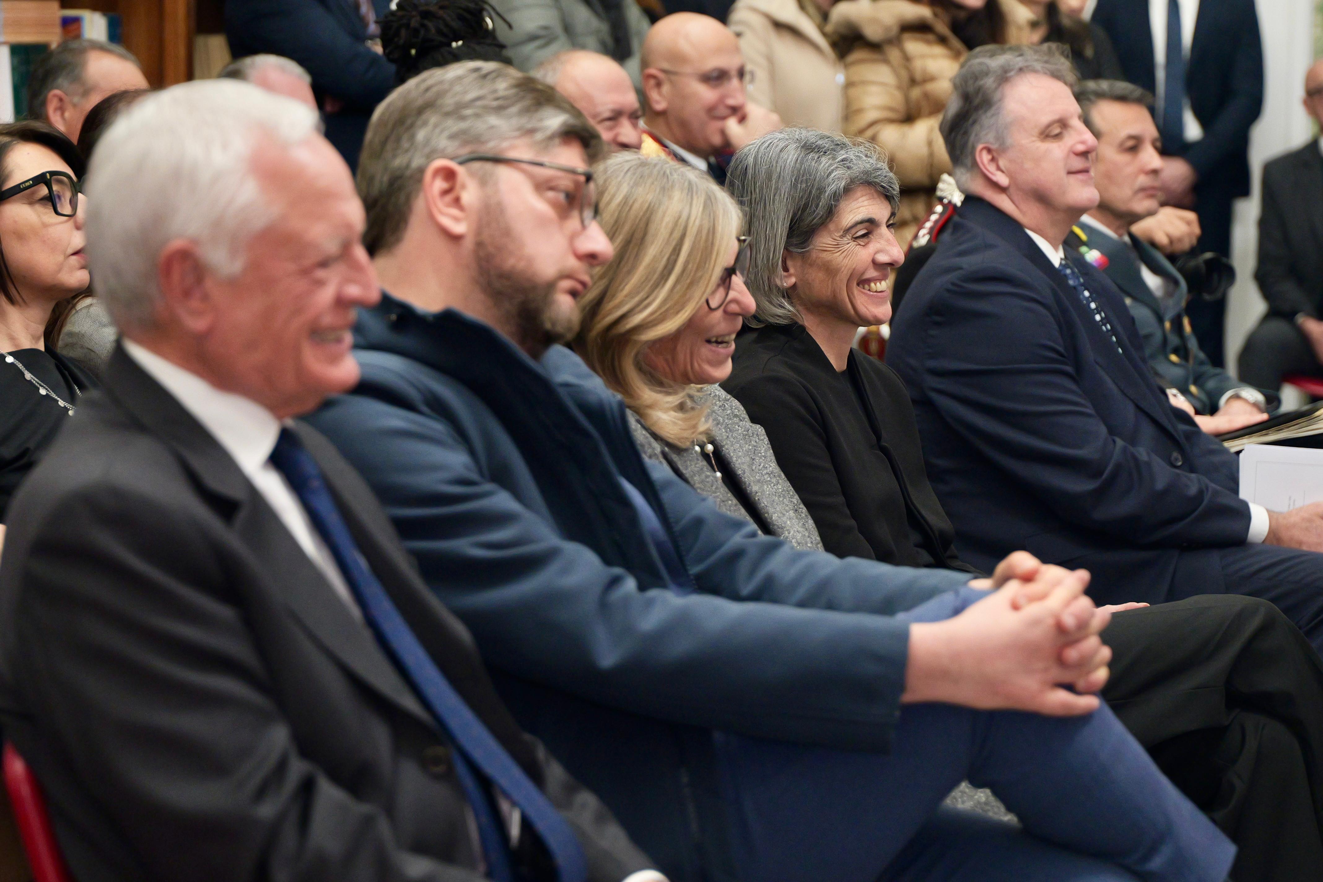 Galleria Contrasto al caporalato, firmato oggi a Brindisi il Protocollo d’intesa tra Regione Puglia, Prefettura e Procura di Brindisi - Diapositiva 3 di 4