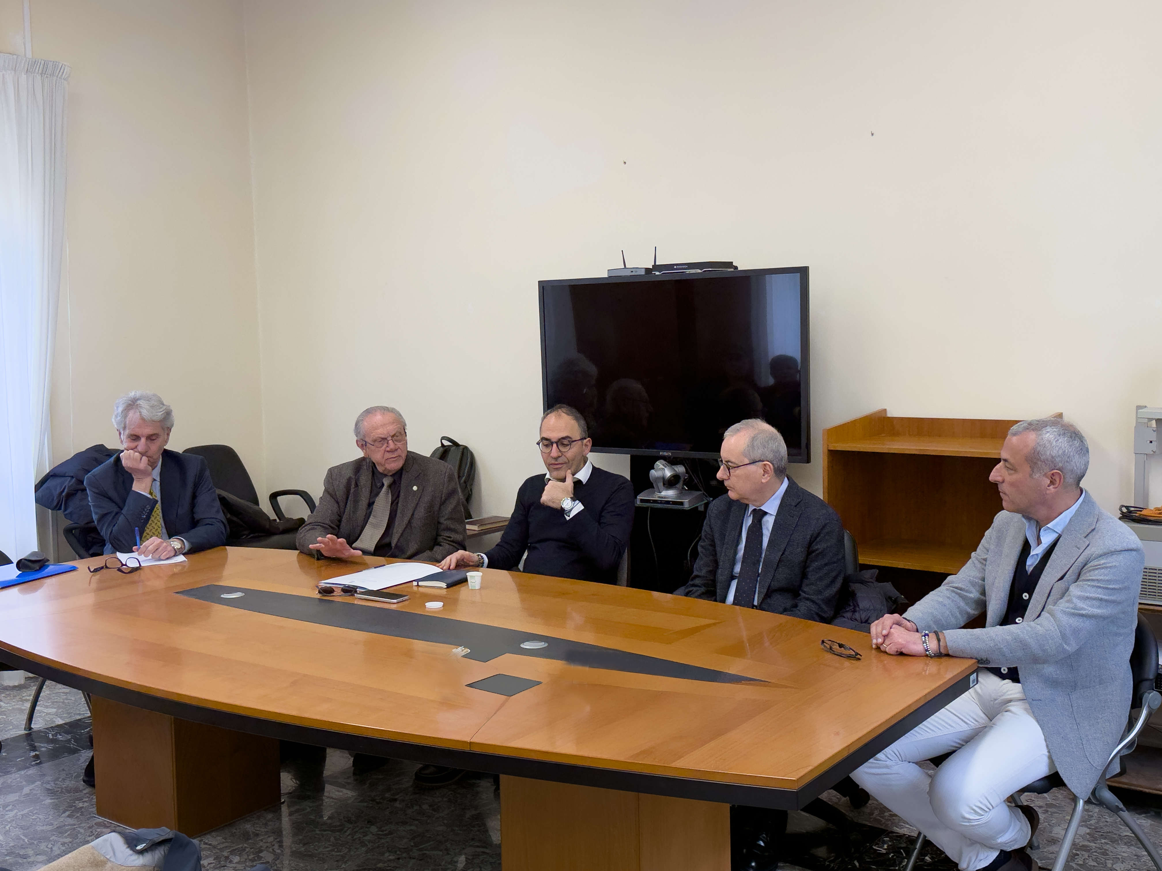 Galleria Trasporto pubblico nei Monti Dauni, Piemontese incontra sindaci e Ferrovie del Gargano: al centro abbonamenti, integrazione dei servizi e diritto alla mobilità - Diapositiva 2 di 2