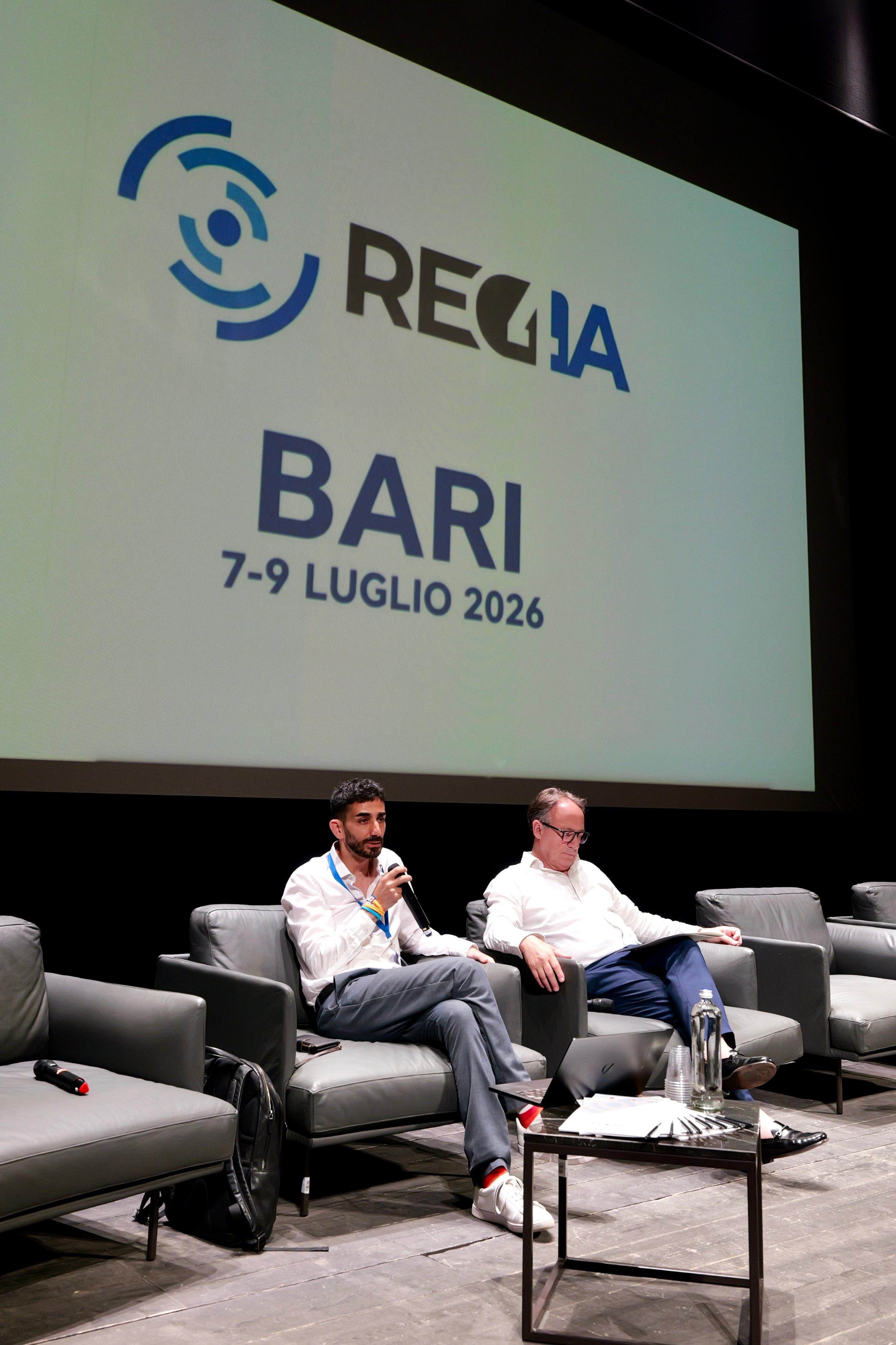 Galleria Si chiude la tre giorni sulla transizione digitale delle PA. L’assessore Leo rilancia la sfida dell’Intelligenza Artificiale e delle competenze - Diapositiva 3 di 6